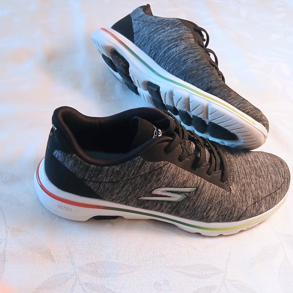 Skechers Gray Athletic Shoes